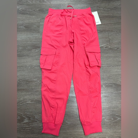 NWT 🍋Lululemon Dance Studio Relaxed-Fit Mid-Rise Cargo Pant Sz S - Picture 3 of 10